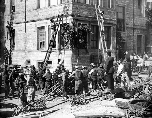 Firebrigade of the Ottoman tabaccomonopol during a fire-drill