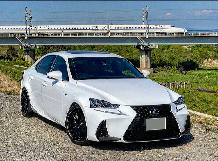 ISのレクサス・新幹線・新幹線とコラボ・ドライブ・老眼鏡が必要に関するカスタム事例の投稿画像4枚目