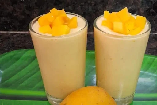 Mango Milkshake With Vanilla Ice Cream