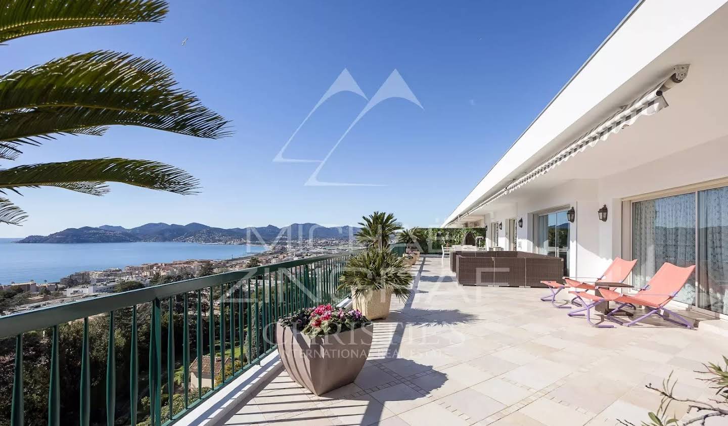 Apartment with terrace Cannes