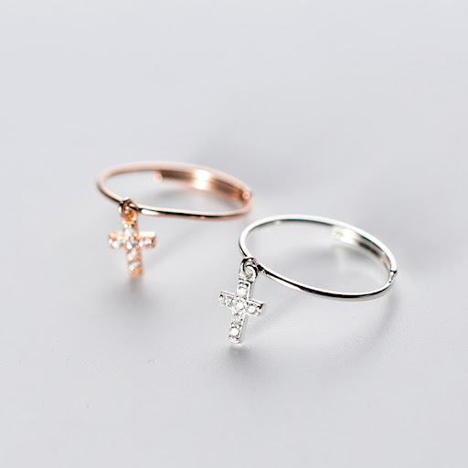 Title 3, Graceful And Fashionable Cross Ring Womens Jew...