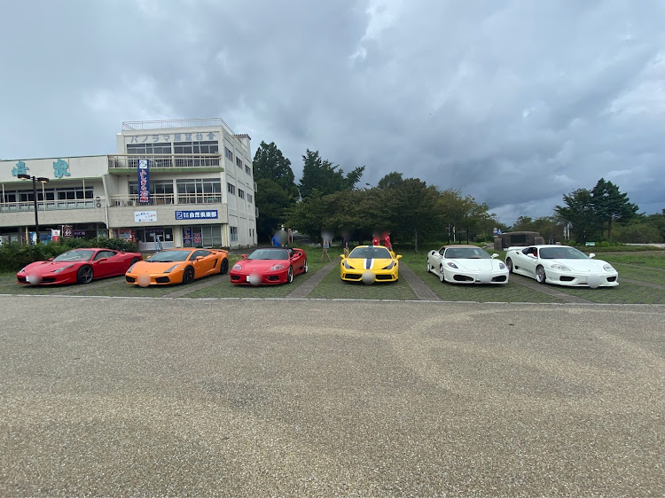 360モデナの日本平・フェラーリ・ツーリング・駐車場ガチャ・ピックアップに選ばれたいに関するカスタム事例の投稿画像1枚目
