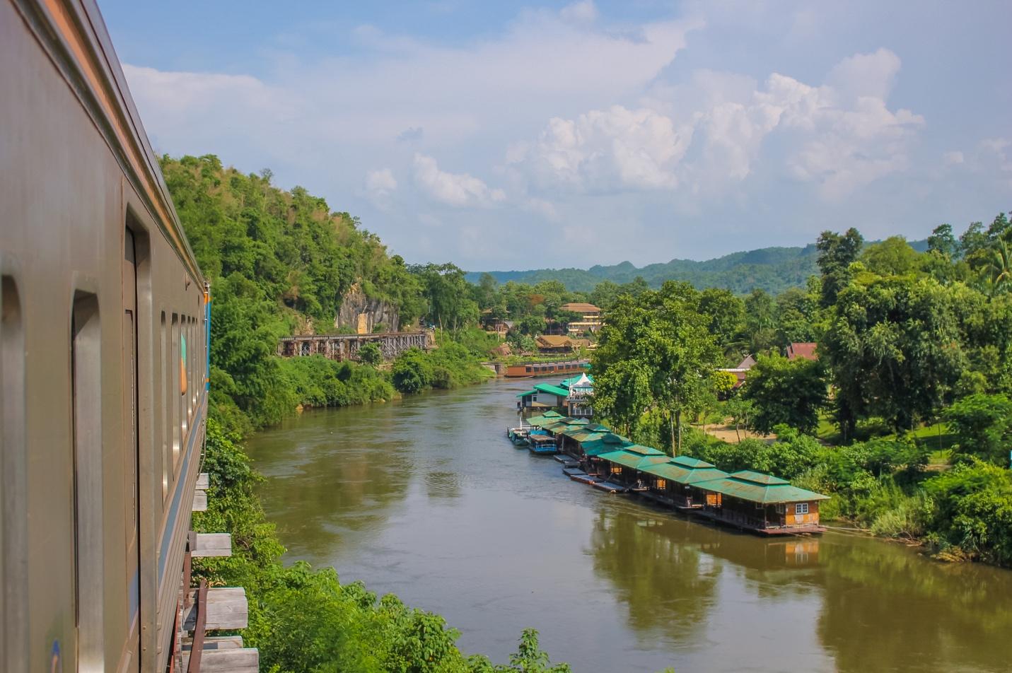 A river with boats on it

Description automatically generated with low confidence