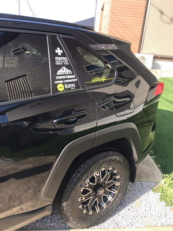 RAV4のrav4 adventure・TOYOTA蛍光イエロー・洗車・久しぶり・卒園式に関するカスタム事例の投稿画像3枚目
