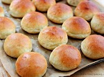 The best homemade dinner rolls (from scratch) was pinched from <a href="http://www.roxanashomebaking.com/the-best-dinner-rolls-from-scratch-recipe/" target="_blank">www.roxanashomebaking.com.</a>