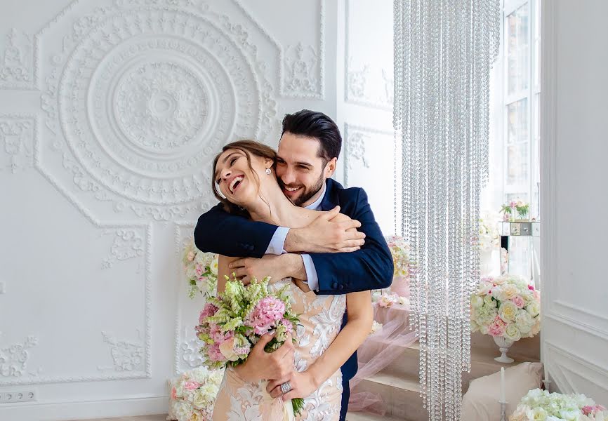 Fotógrafo de casamento Oksana Tkacheva (otkacheva). Foto de 19 de janeiro 2019