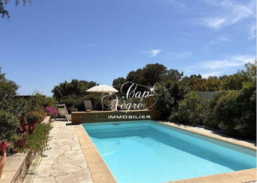 Villa with pool and terrace 3