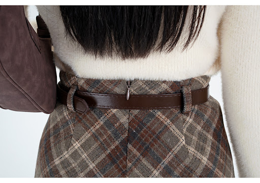 Title 9, Straight woolen plaid skirt, mid-length hip ski...