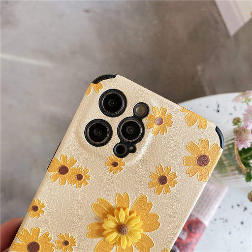 Title 7, Lambskin Three-dimensional Small Daisy Fine Hol...