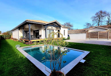 House with pool and terrace 11