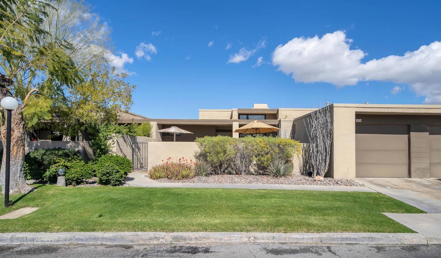 Apartment with pool Palm Springs