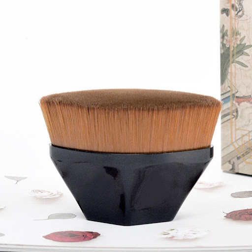 Title 2, Magic Foundation Brush Petal, No Trace Makeup B...