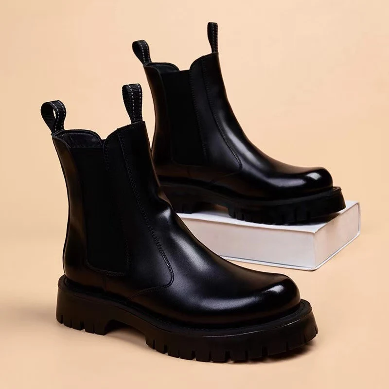 Męskie buty Dr. Martens z podszewką z polaru na zimę, w koreańskim stylu. Ciepło, styl i wygoda na zimowe dni.