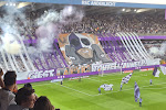 🎥 Emotioneel eerbetoon tijdens Anderlecht-Genk, waar het volledige stadion aan deelnam