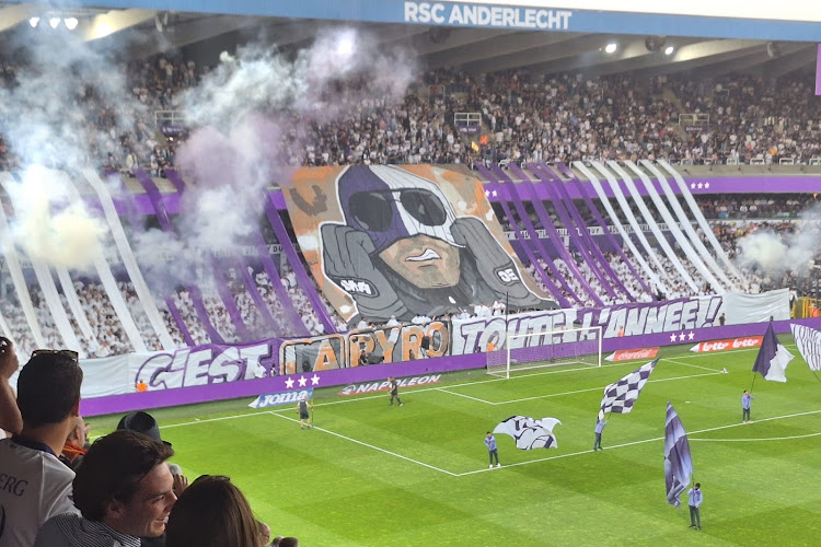 🎥 Emotioneel eerbetoon tijdens Anderlecht-Genk, waar het volledige stadion aan deelnam