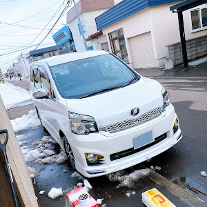 ヴォクシー ZRR75W