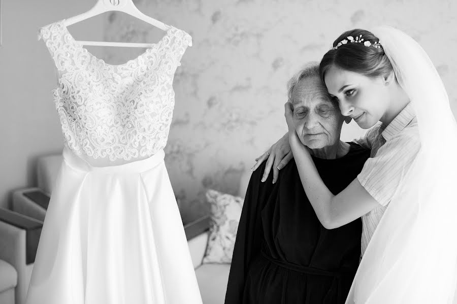 Fotógrafo de casamento Aleksandr Tegza (sanyof). Foto de 6 de outubro 2017