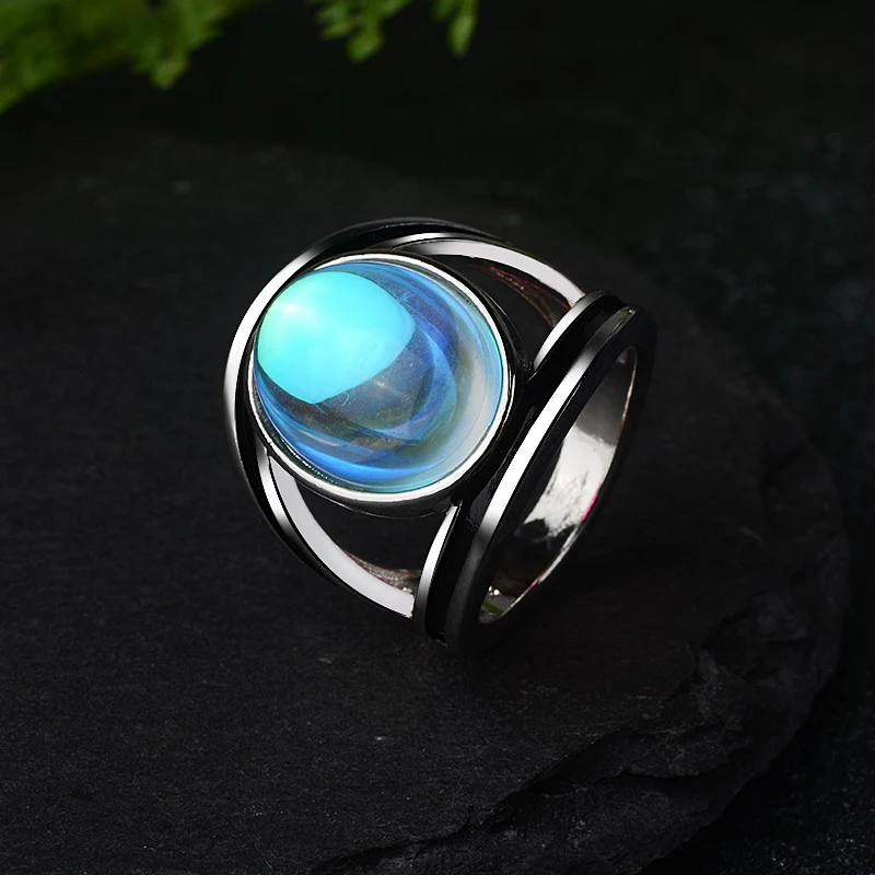 Kleurrijke maansteenring voor unieke glans. Handgemaakte sieraden, perfect cadeau voor haar. Accentueer je stijl met deze schoonheid.