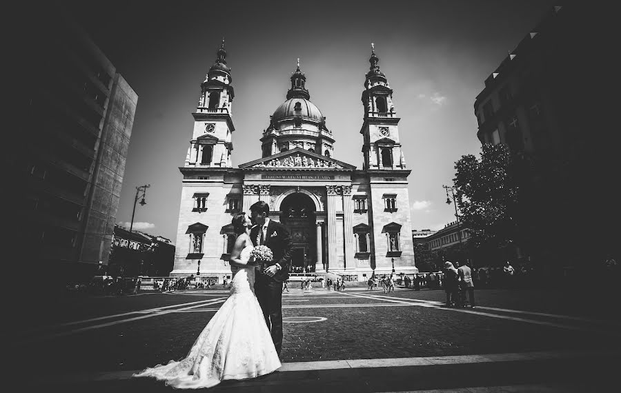 Fotografo di matrimoni Gergely Botond Pál (pgb23). Foto del 27 aprile 2018