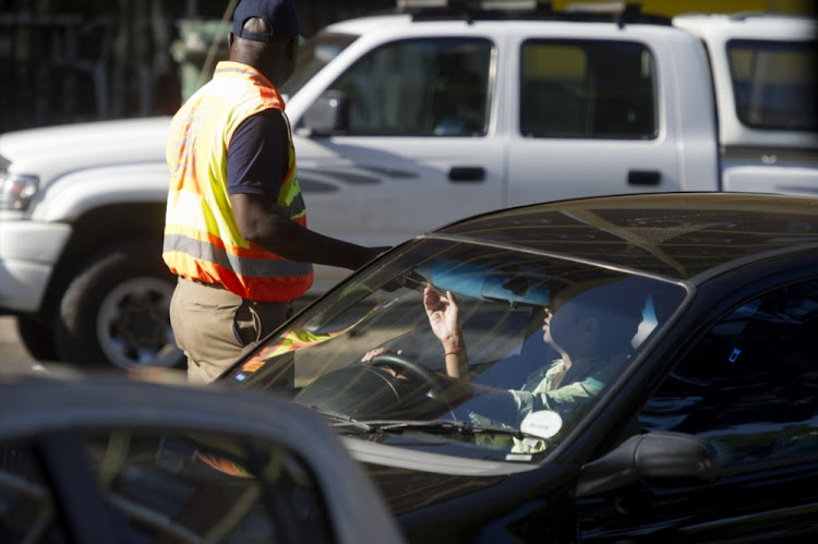 Both the state and citizens would benefit from an extension of driver's licence renewals, says Outa.