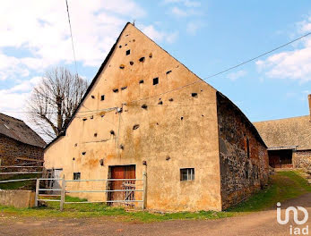 maison à Perpezat (63)