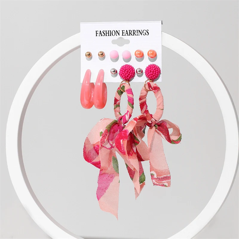 Dames acryl oorbellen set, lichtgewicht en veelzijdig. Perfect voor elke gelegenheid. Ontdek de perfecte accessoire voor je dagelijkse look!