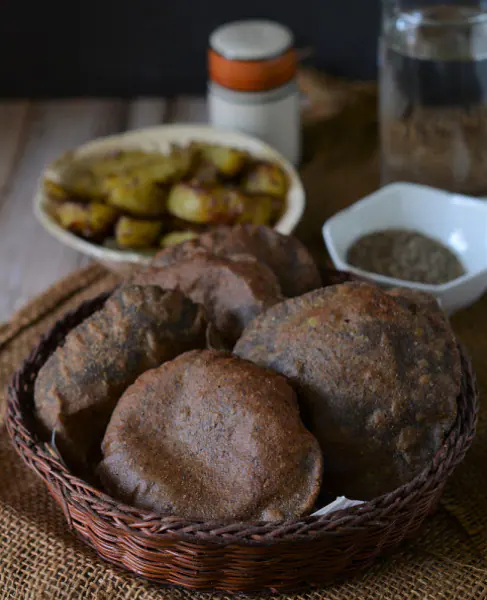 Kuttu Atte Ki Poori (4 Pcs)