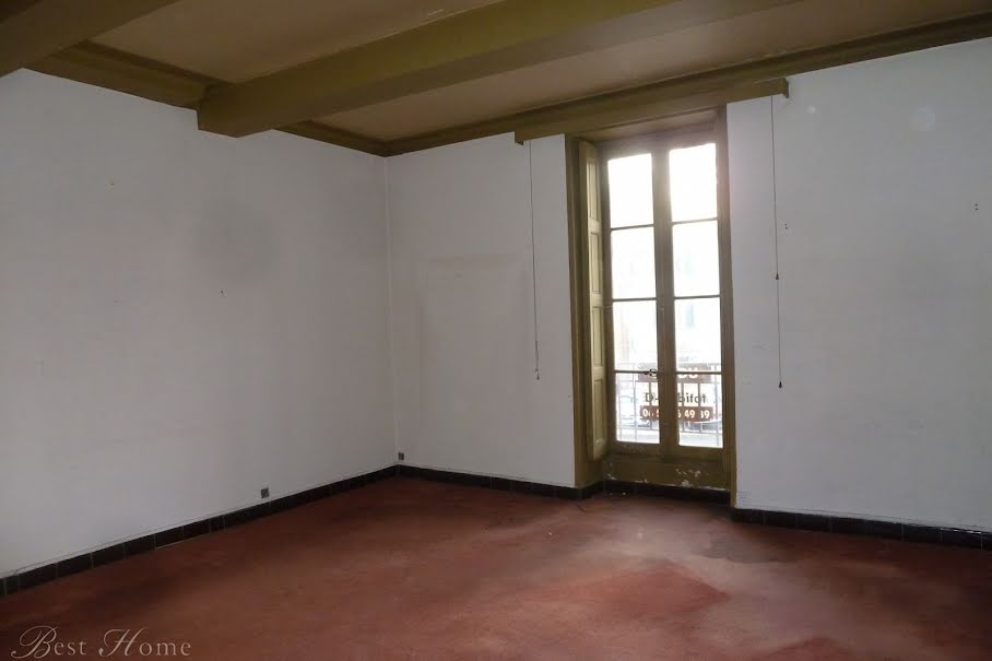Vente locaux professionnels 7 pièces 166 m² à Nimes (30000), 290 000 €