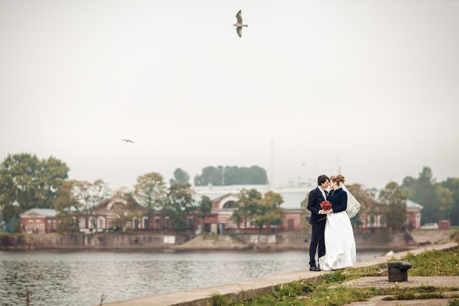 Wedding photographer Aleksey Averin (alekseyaverin). Photo of 15 February 2015