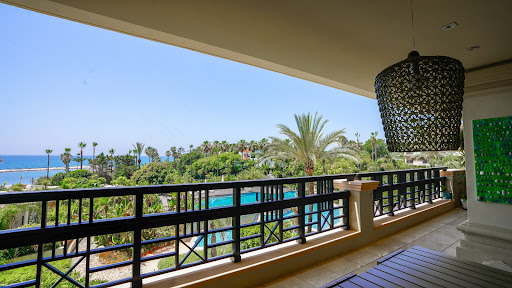 Apartment with terrace and pool 2