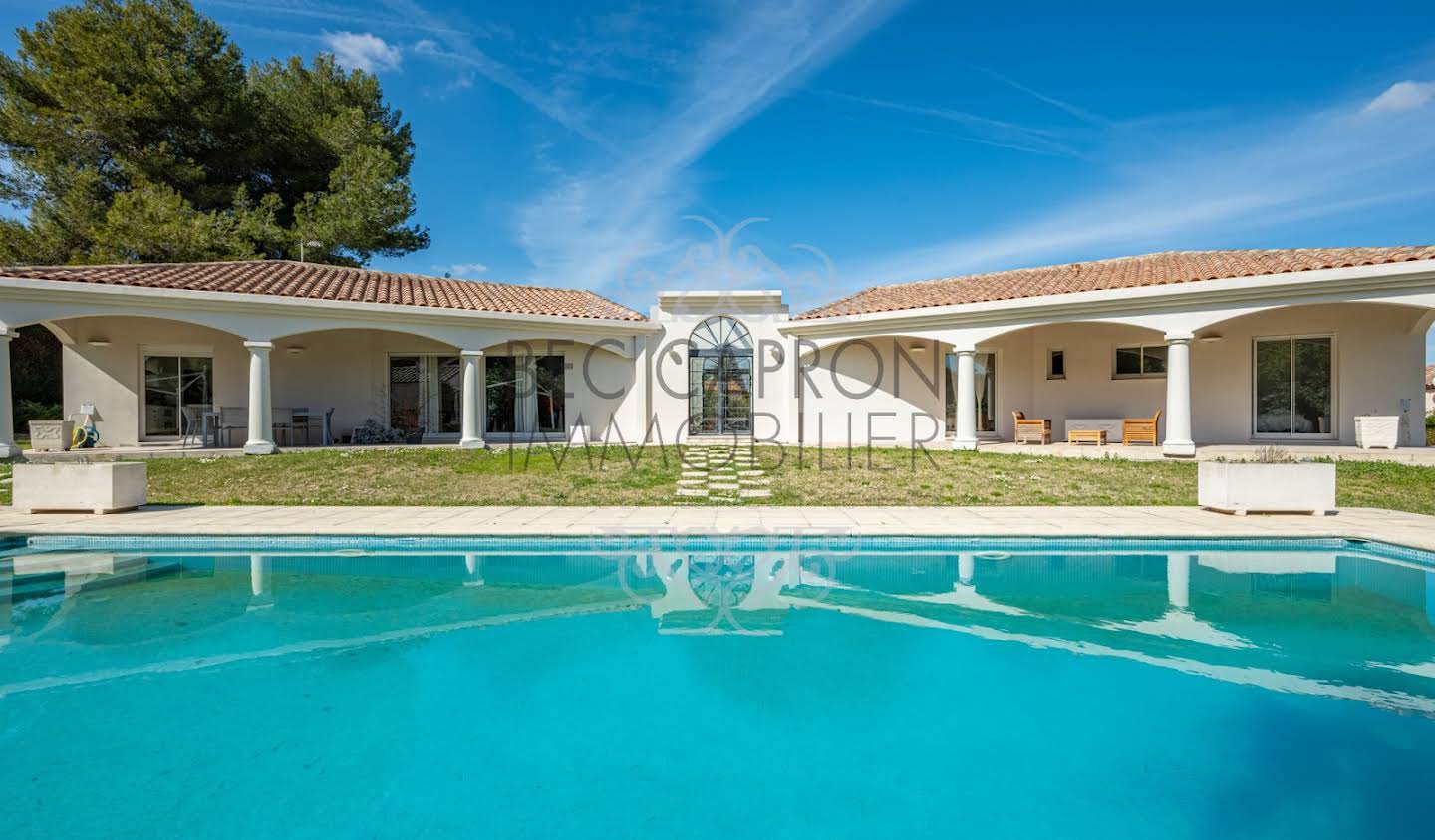 House with pool and terrace Aix-en-Provence