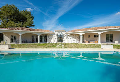 House with pool and terrace 3