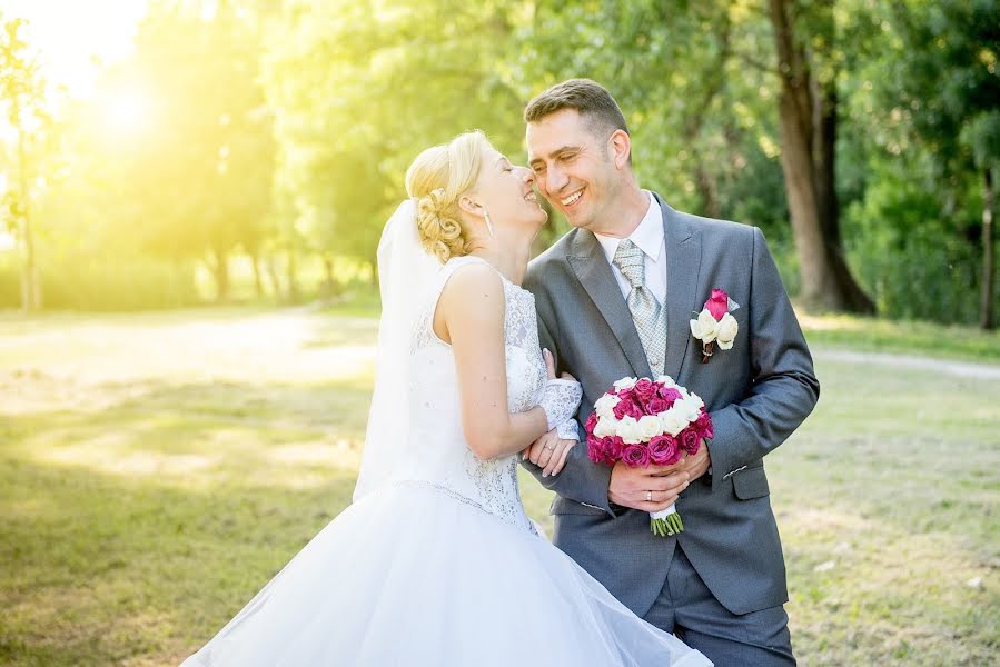 Wedding photographer Zoltán Varju (varjufoto). Photo of 27 April 2023