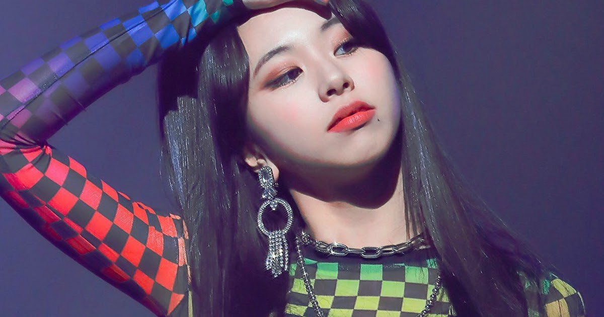 TWICE's Chaeyoung Was Originally Not Supposed to Debut With Twice ...