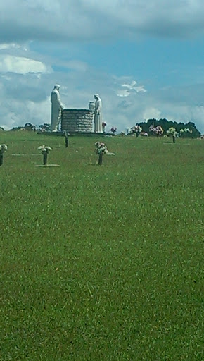 Jesus At The Well Statue 