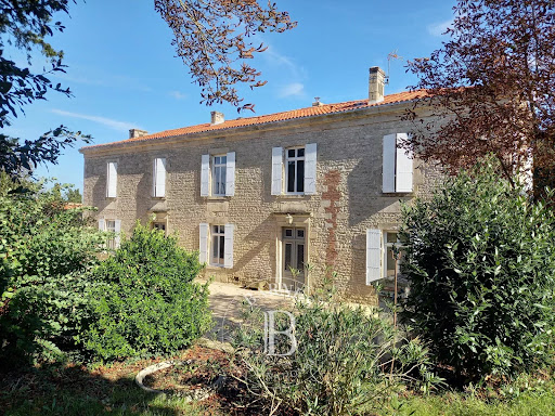 House with pool 2