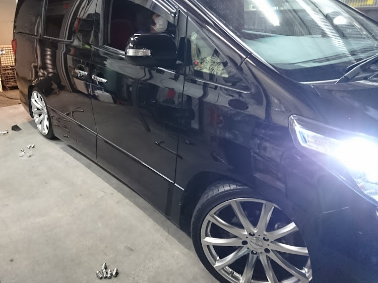 アルファードの洗車・タイヤ交換に関するカスタム事例の投稿画像3枚目
