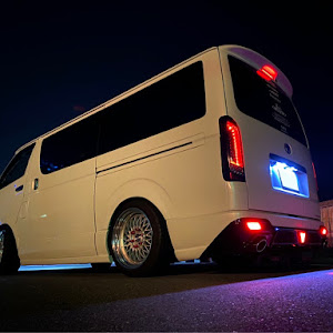 ハイエースバン TRH200V