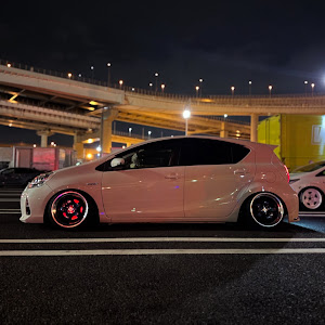 アクア NHP10