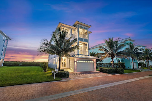 Seaside house with pool and terrace 2