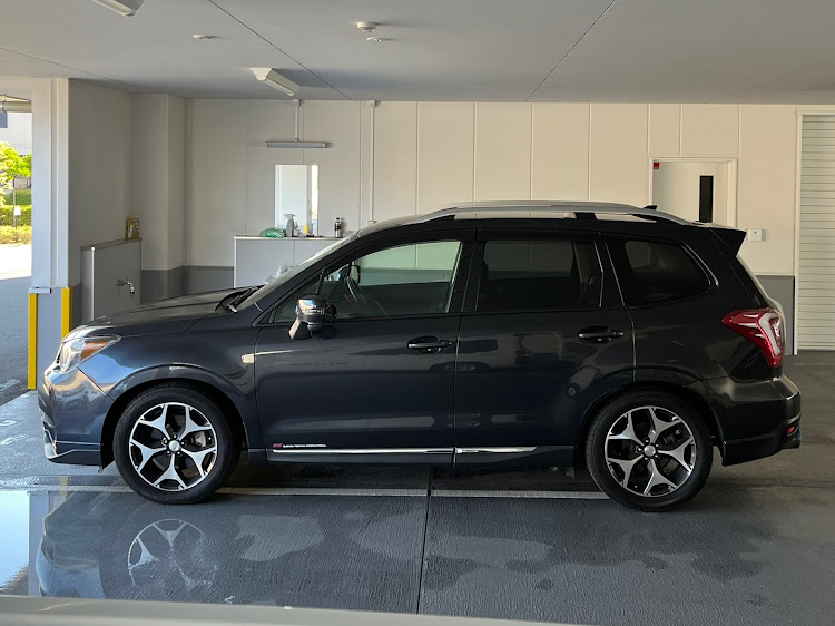 フォレスターの洗車した の巻・テカテカになりました・エンジンルーム清掃・GWでもない・SUBARU BOXER東海に関するカスタム事例の投稿画像1枚目
