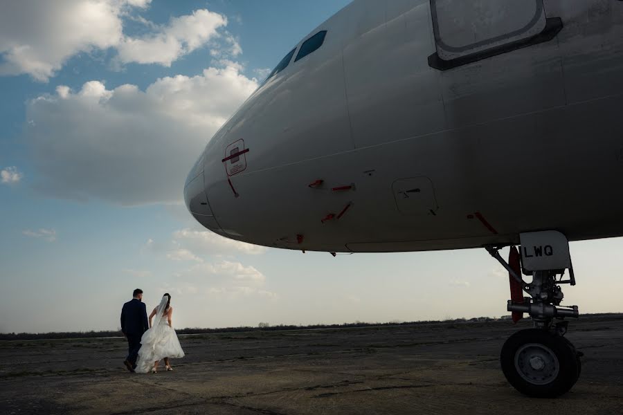 Fotografo di matrimoni Károly Nagy (karolynagy). Foto del 10 aprile 2020