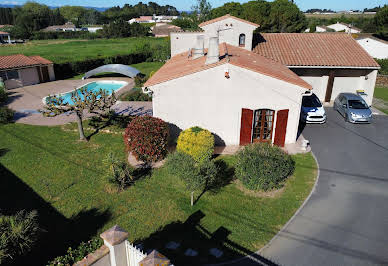 House with pool and terrace 4