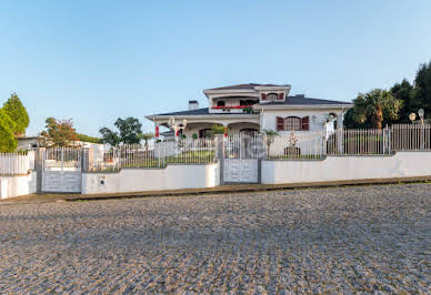 Maison avec terrasse 1