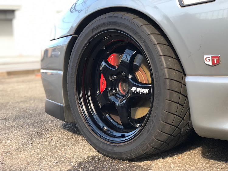 スカイラインのR仕様・マイスターS1R・車高調整・秋な雰囲気・R33に関するカスタム事例の投稿画像2枚目