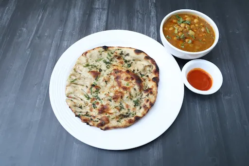 Amritsari Kulcha Thali 1