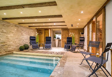 Chalet avec piscine 18