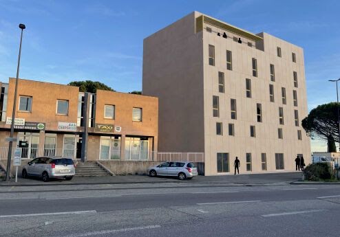 Vente locaux professionnels   à Carpentras (84200), 684 220 €