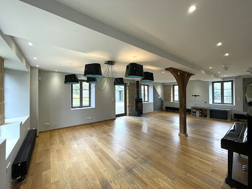 Maison avec piscine et jardin 4
