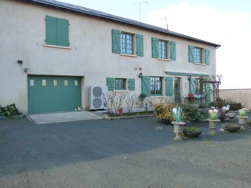 Vente maison 8 pièces  à Moncontour (86330), 322 400 €